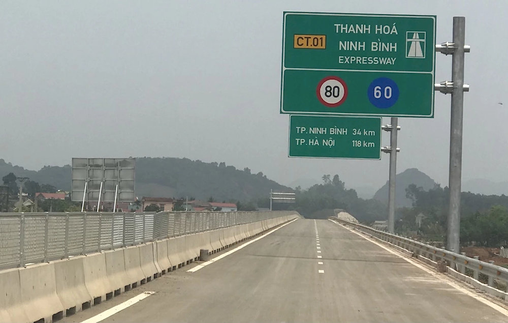 Ngày nay, giao thông thuận lợi bạn có thể di chuyển dễ dàng đến Thanh Hóa